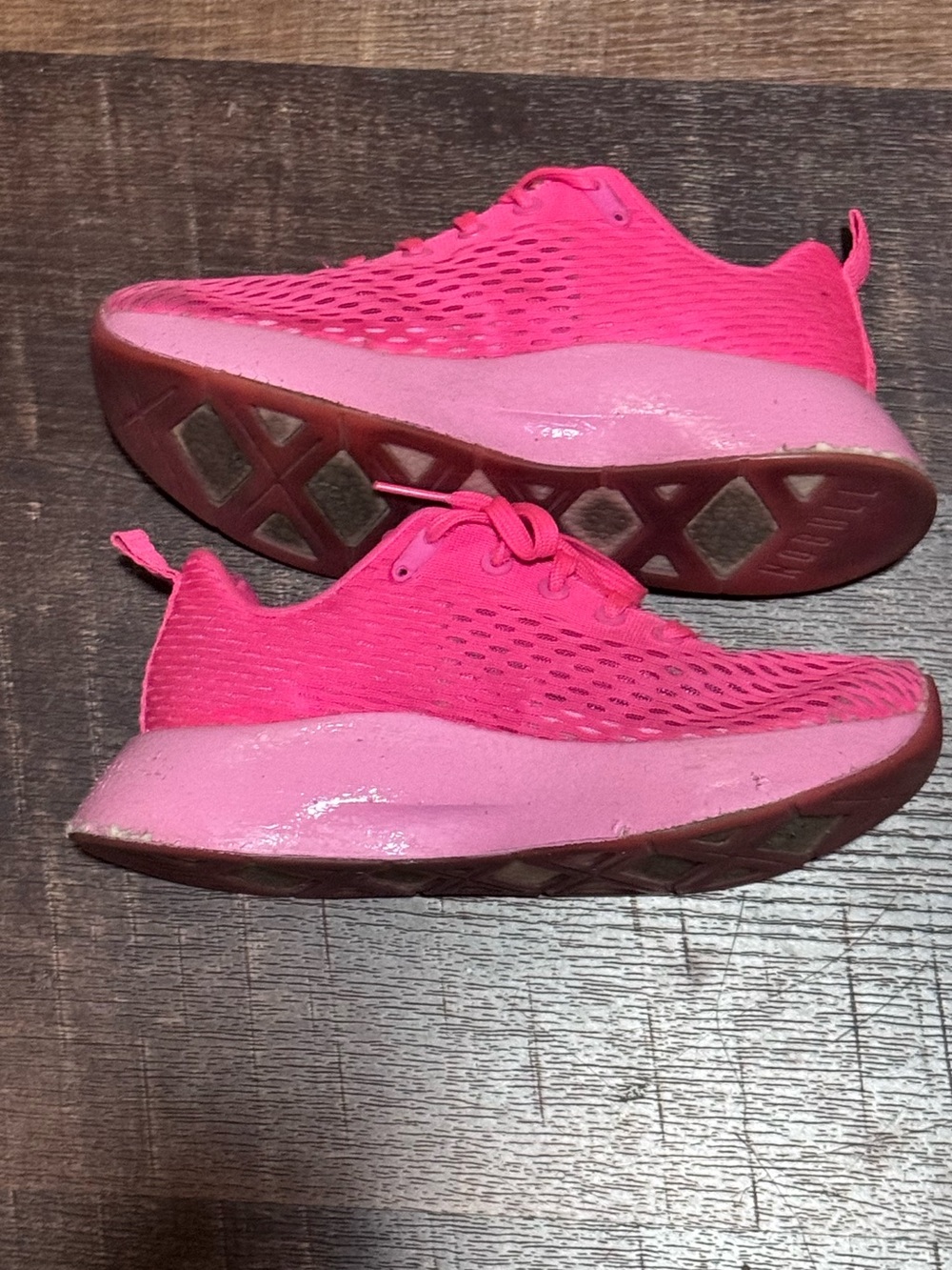 NoBull Journey Platform Sneakers Hot
Neon Pink 8 - Picture 2 of 7